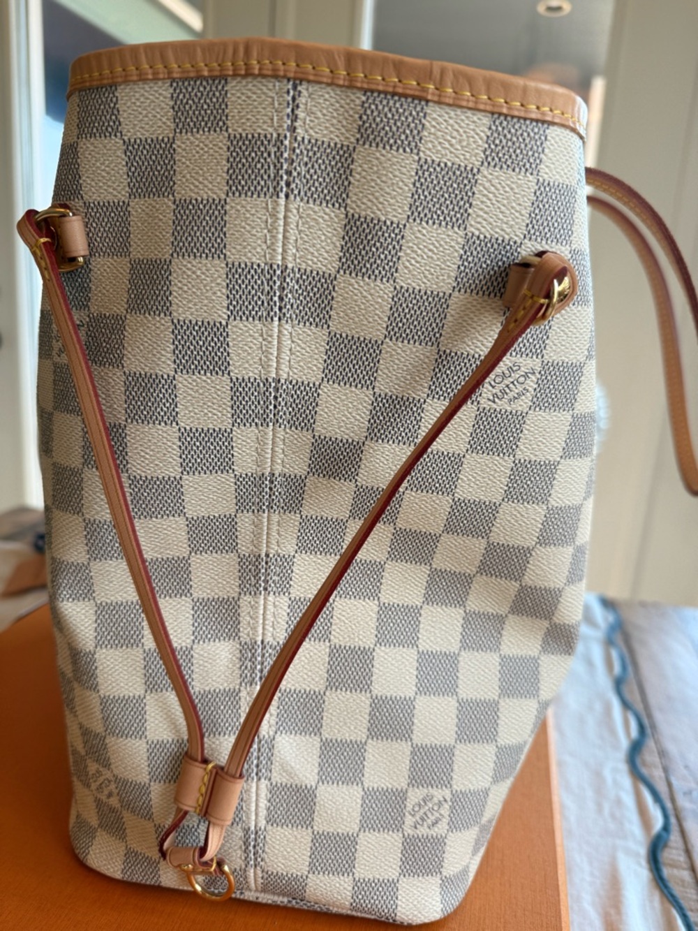 Louis Vuitton Neverfull MM Damier Azur Canvas Tote with Pouch in Beige and Tan - Picture 7 of 16